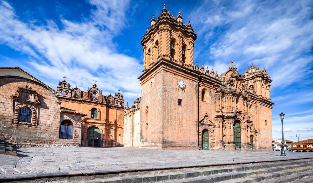 fachada-catedral-cuzco